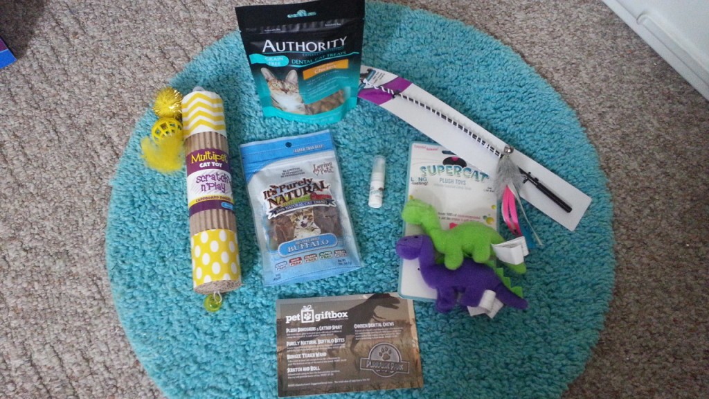 PetGiftBox - Jurassic June Box