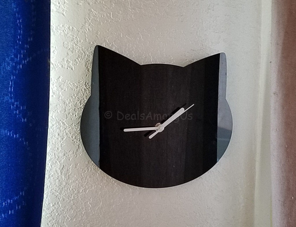 sleep-cat-wall-clock